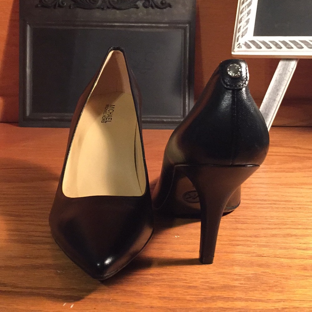 NWOT Michael Kors black heels